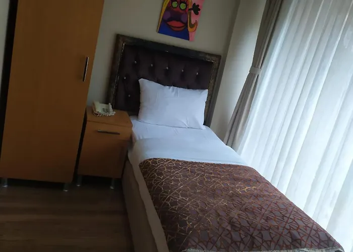 Palace Point Hotel