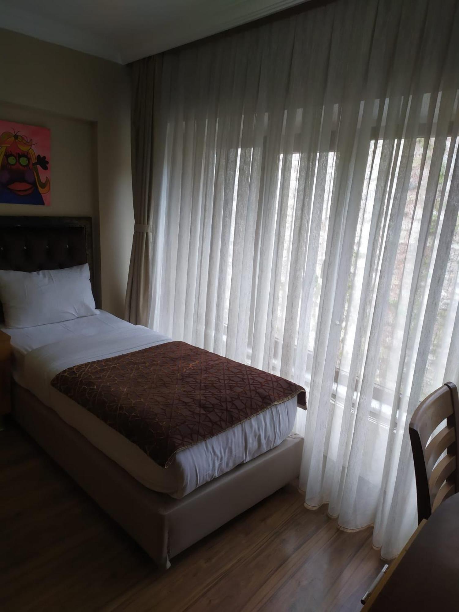 Hotel Palace Point 2*